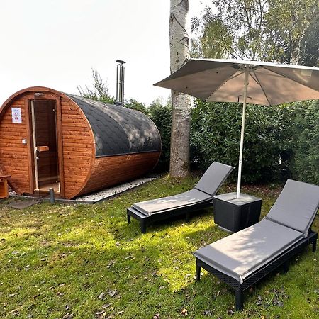 Veluwe Vakanties Chalets With Private Barrel Sauna - With Pool Bar And Restaurant Facilities In The Veluwe National Park بوتِنْ المظهر الخارجي الصورة