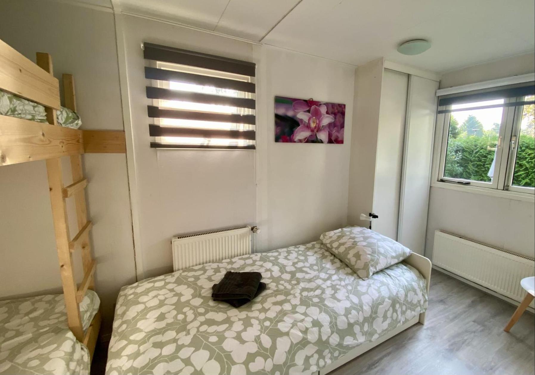 Veluwe Vakanties Chalets With Private Barrel Sauna - With Pool Bar And Restaurant Facilities In The Veluwe National Park بوتِنْ المظهر الخارجي الصورة