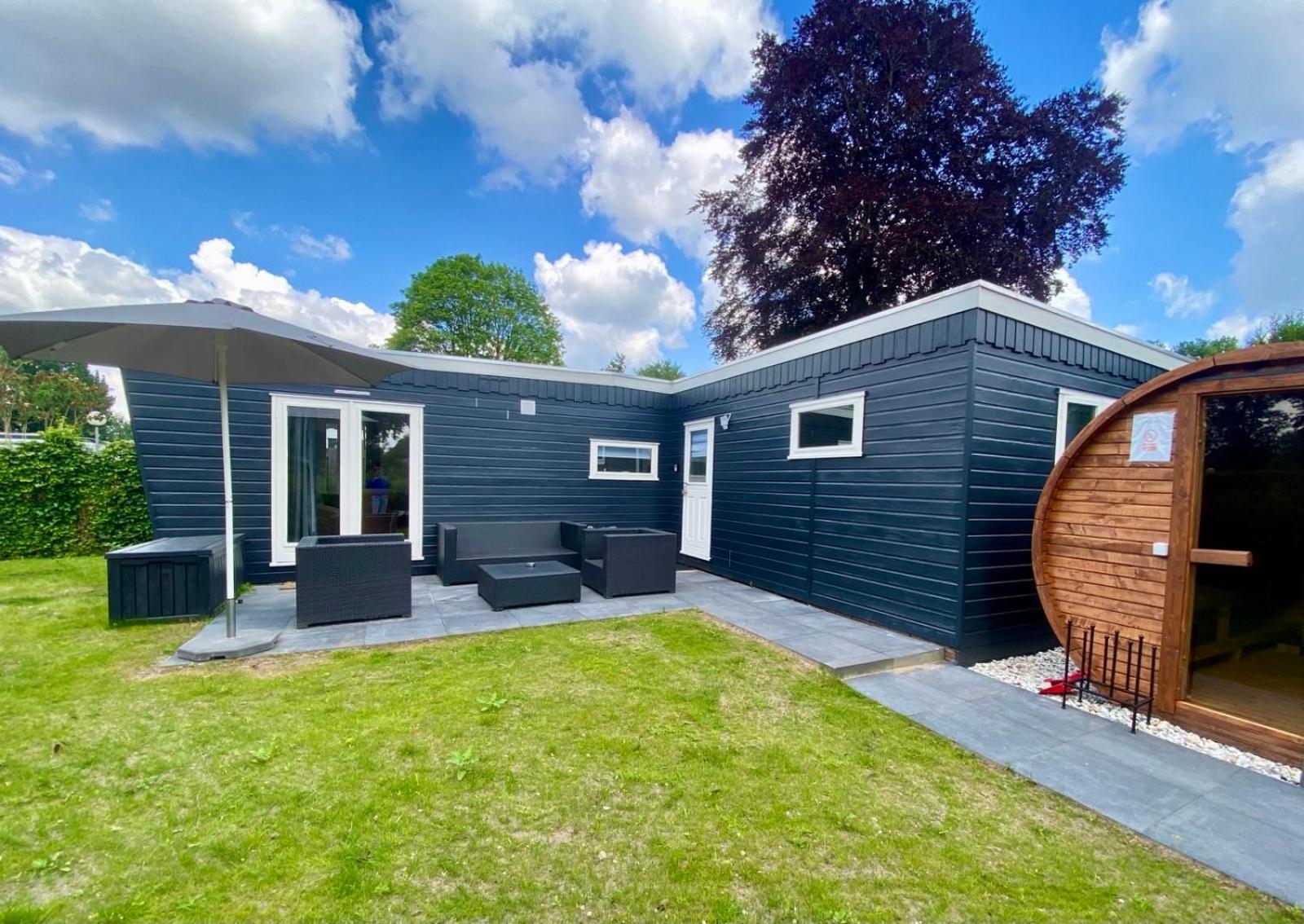 Veluwe Vakanties Chalets With Private Barrel Sauna - With Pool Bar And Restaurant Facilities In The Veluwe National Park بوتِنْ المظهر الخارجي الصورة