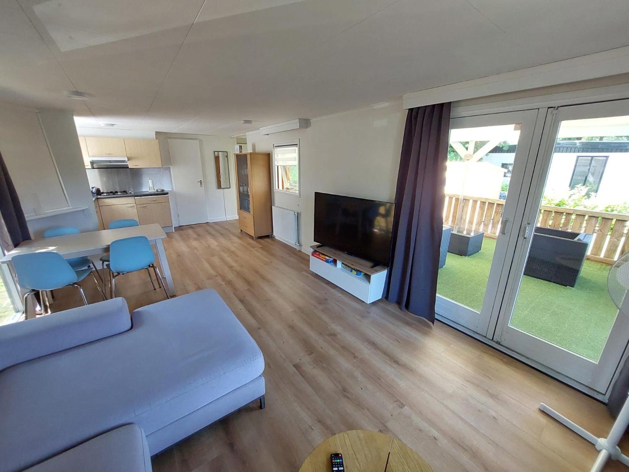 Veluwe Vakanties Chalets With Private Barrel Sauna - With Pool Bar And Restaurant Facilities In The Veluwe National Park بوتِنْ المظهر الخارجي الصورة