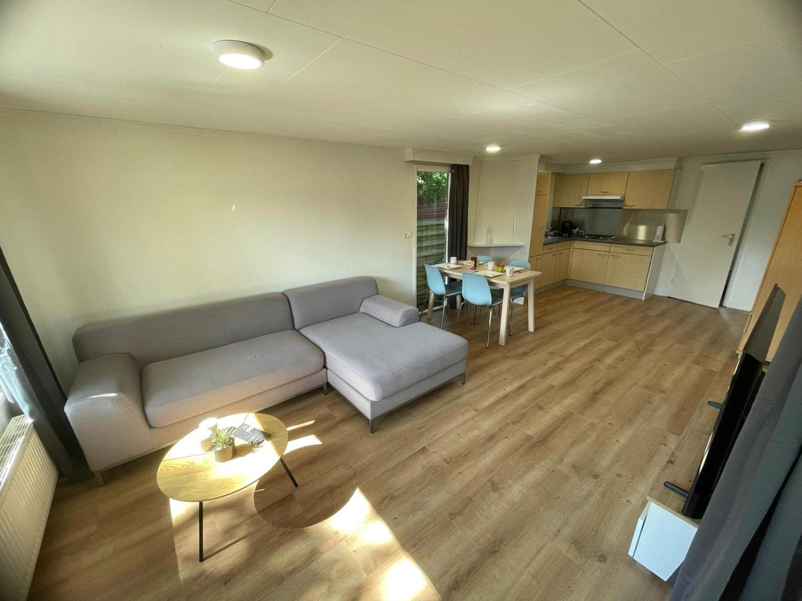 Veluwe Vakanties Chalets With Private Barrel Sauna - With Pool Bar And Restaurant Facilities In The Veluwe National Park بوتِنْ المظهر الخارجي الصورة