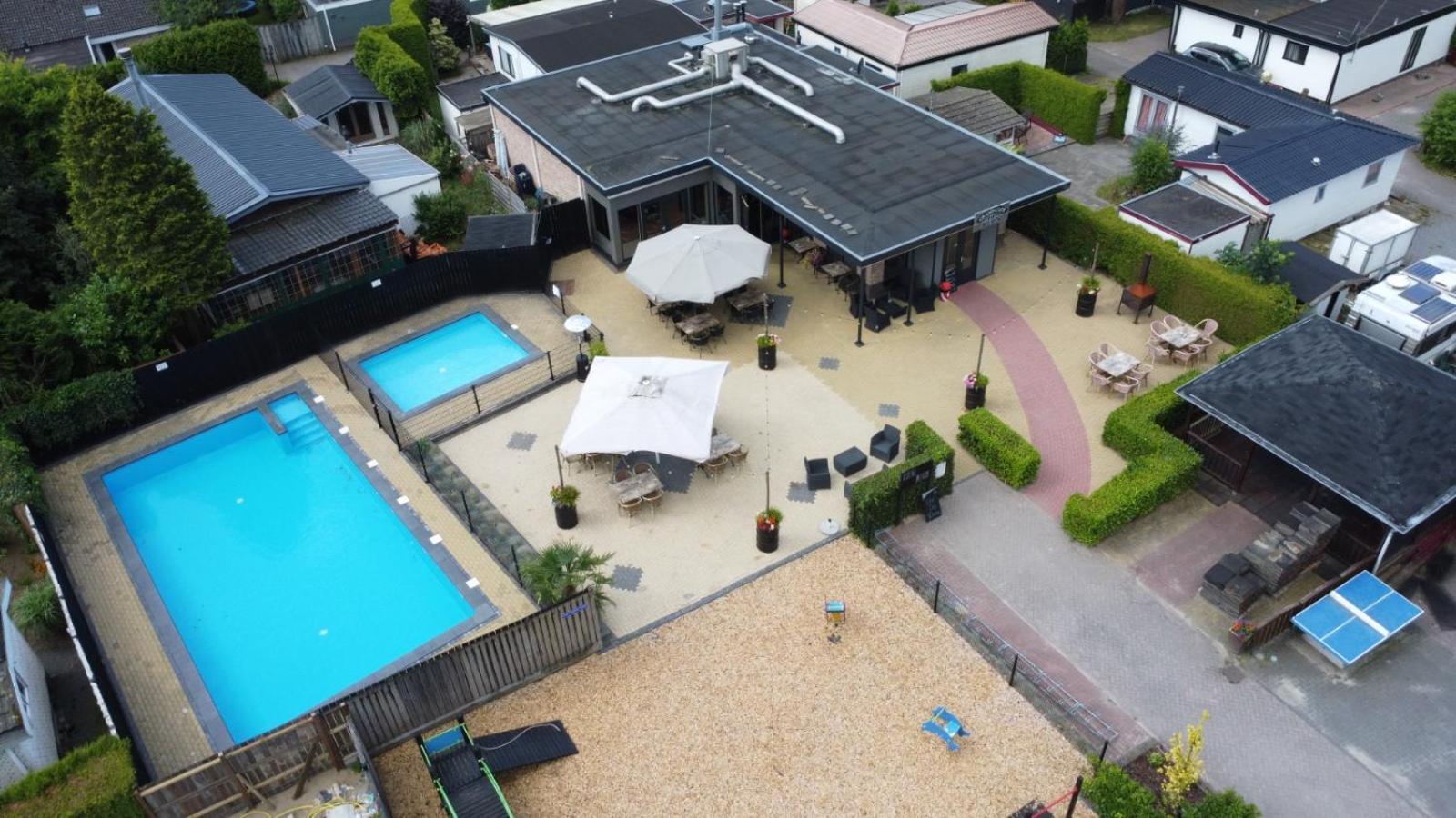 Veluwe Vakanties Chalets With Private Barrel Sauna - With Pool Bar And Restaurant Facilities In The Veluwe National Park بوتِنْ المظهر الخارجي الصورة