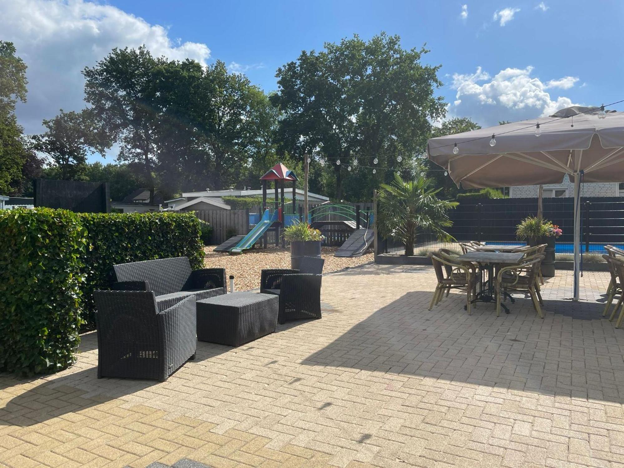 Veluwe Vakanties Chalets With Private Barrel Sauna - With Pool Bar And Restaurant Facilities In The Veluwe National Park بوتِنْ المظهر الخارجي الصورة